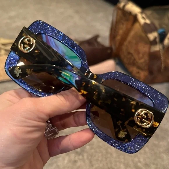 GUCCI OVERSIZED SUNGLASSES GG0083s 100% AUTHENTIC - Picture 1 of 12